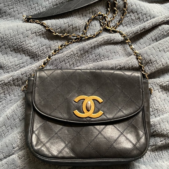 CHANEL Handbags - Chanel Crossbody
